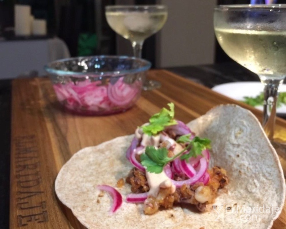 Maridaje en casa, tacos de calamar con cava